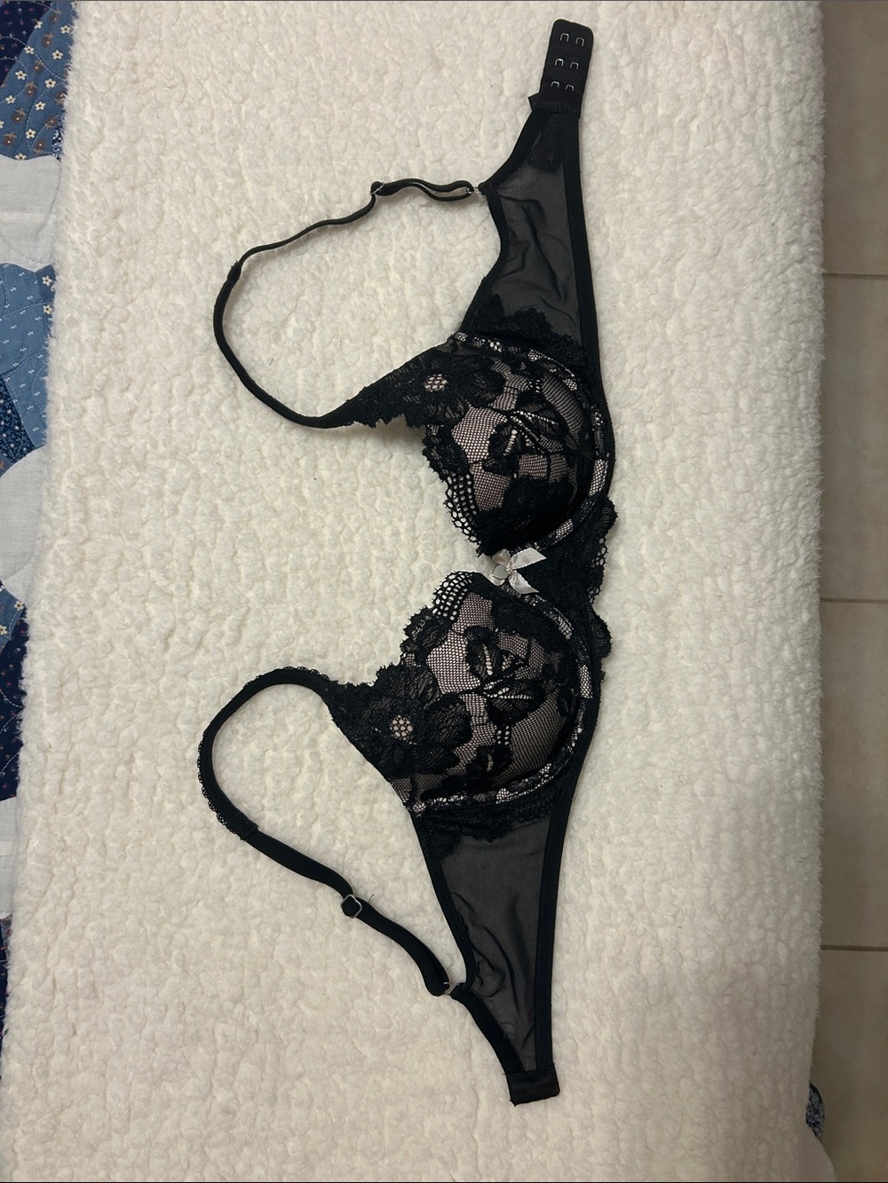 Victoria’s Secret Black Lace Underwire Bra with Sheer Accents size 32D